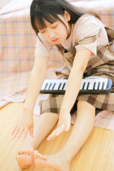 孤零飘落燕